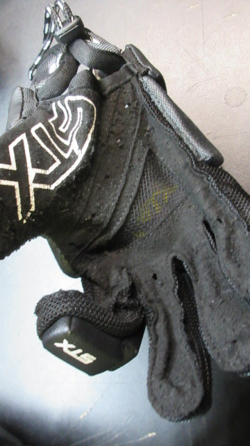 Load image into Gallery viewer, Used STX Stallion 200 Lacrosse Gloves - Size Medium
