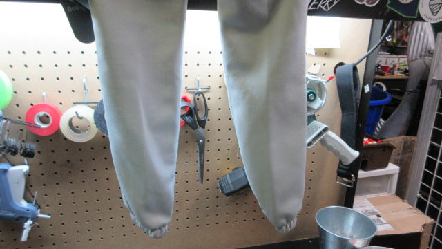 Load image into Gallery viewer, Used Mizuno Elastic Bottom Baseball Pants - Size Youth XS
