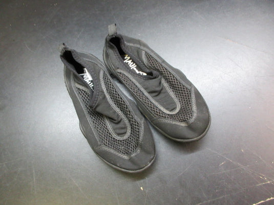 Used Maui & Sons Water Shoes - Size 1
