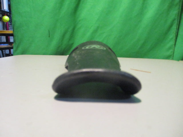 Load image into Gallery viewer, Used Rawlings Varsity Catchers Throat Guard

