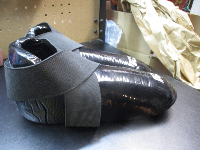 Load image into Gallery viewer, Used Century Macho Martial Arts Foam Foot Protectors
