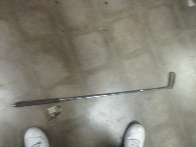 Load image into Gallery viewer, Used Dunlop BrassMax 35.5&quot; Putter - Needs New Grip
