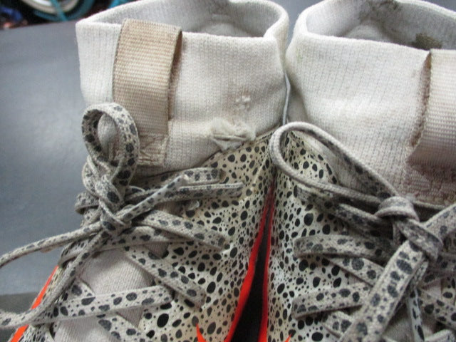 Load image into Gallery viewer, Used Nike Mercurial Size Youth 4 Soccer Cleats (Has Hole)
