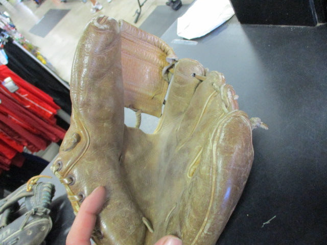 Load image into Gallery viewer, Used Vintage Baseball Glove Pro Model F-1000-DL Hall of Fame All Star
