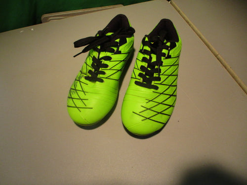 Used Vizari Youth Cleats Size 13.5c