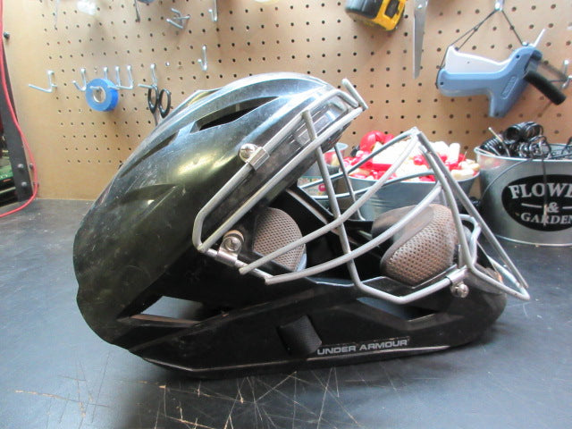Load image into Gallery viewer, Used Under Armour Converge Catchers Mask - Size 7 - 7 1/2
