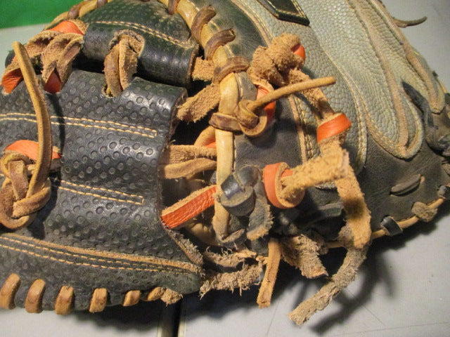 Load image into Gallery viewer, Used Wilson A2000 SuperSkin Spin Control SCM1D 33.5&quot; Catchers Mitt
