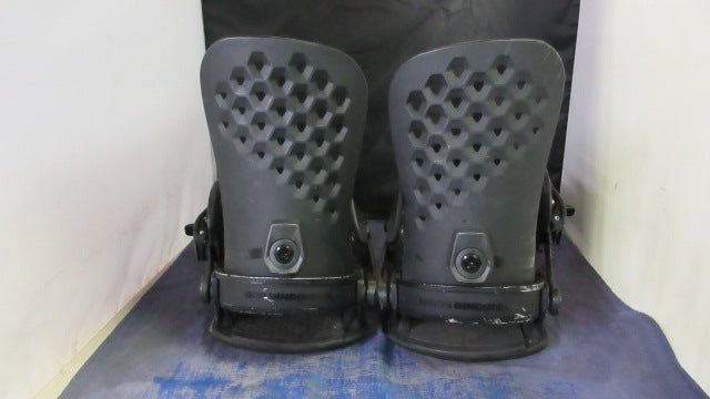 Load image into Gallery viewer, Used Strata Union Snowboard Bindings Adult Size Large - wear
