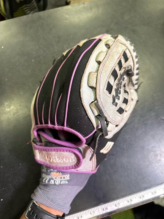 Used Wilson Flash 11.5"  Fastpitch Softball Glove RHT