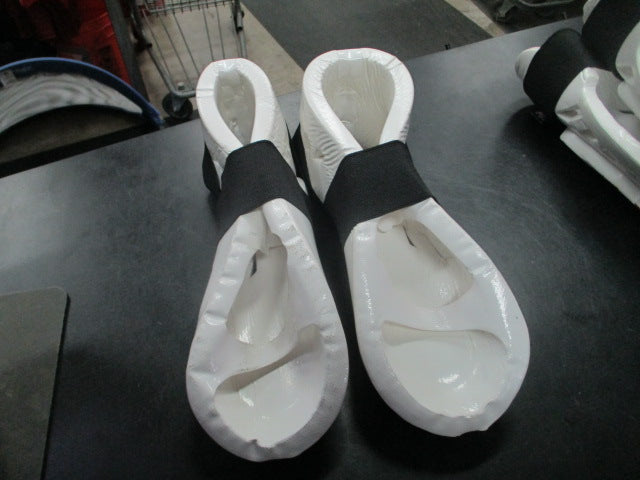 Load image into Gallery viewer, Used Macho Warrior Foam Foot Pads Size Adult
