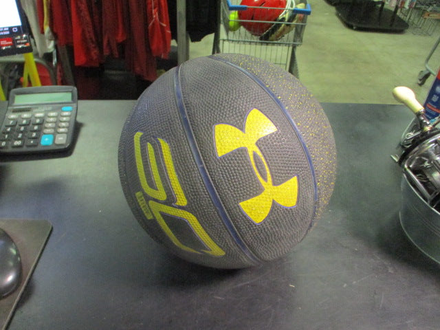 Load image into Gallery viewer, Used Under Armour Stephen Curry 28.5"  Basketball
