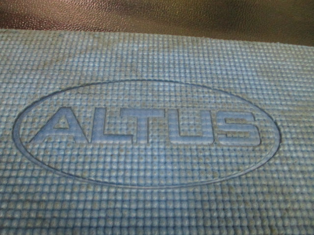 Load image into Gallery viewer, Used Altus 71&quot; X 24&quot; Yoga Mat
