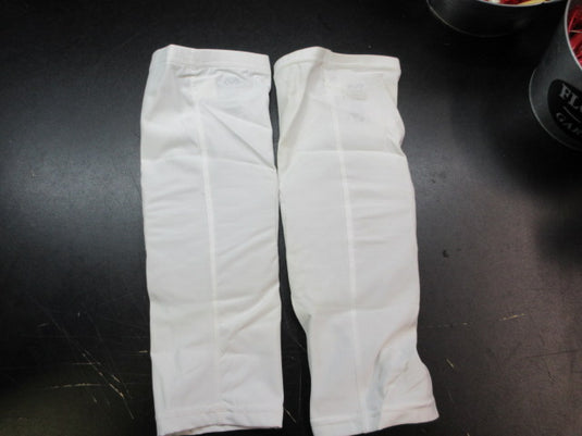 Used McDavid Compression Knee Pads/ Sleeves - Size Large