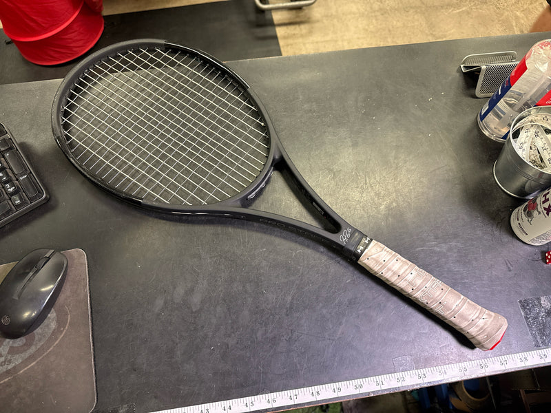 Load image into Gallery viewer, Used Wilson Pro Staff The Roger Federer Autograph v.11 Tennis Raquet
