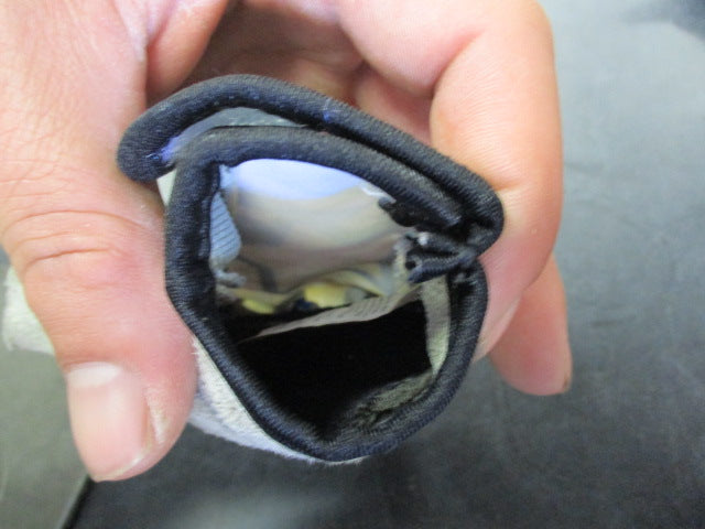 Load image into Gallery viewer, Used Kids Zamo Medium Right Hand Glove
