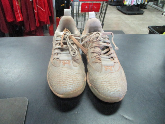 Load image into Gallery viewer, Used Under Armour Youth 3 Cleats
