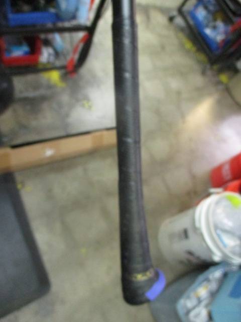 Load image into Gallery viewer, AXE Avenger Pro Composite 30" 20oz Softball Bat
