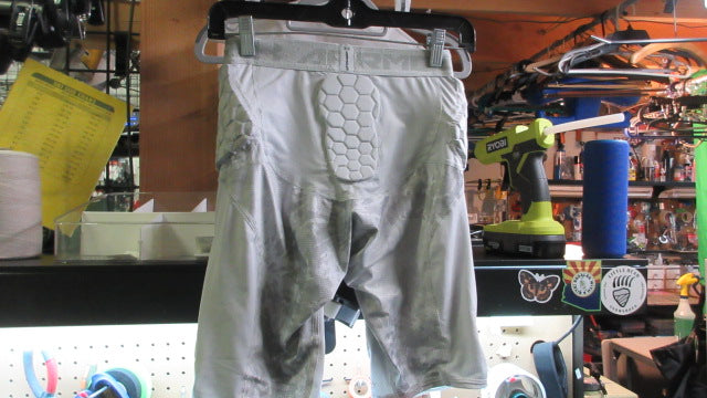 Load image into Gallery viewer, Used Under Armour 4 Padded Football Girdle - Size Medium
