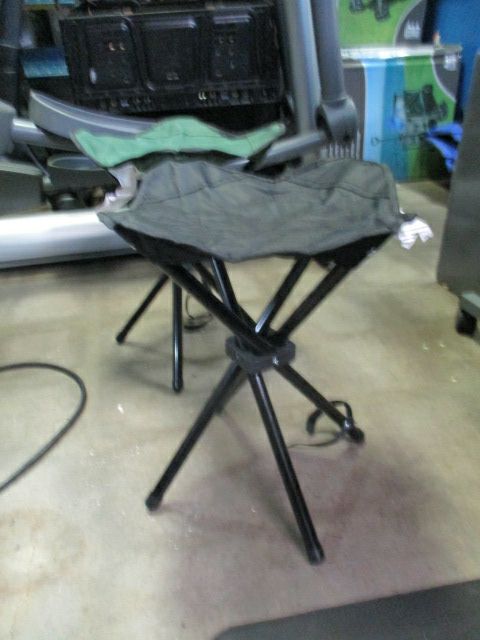 Load image into Gallery viewer, New World Famous Sports Camp Stool w/ Carry Bag
