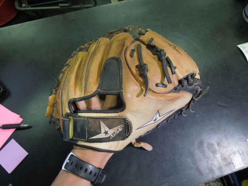Load image into Gallery viewer, Used All Star Pro Series 32" RHT CM3200SBT Catcher's Mitt
