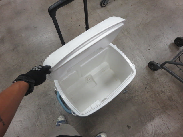 Load image into Gallery viewer, Used Igloo Rolling 58L Ice Chest with Extending Handle
