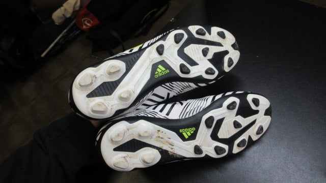 Load image into Gallery viewer, Used Adidas Nemesis Soccer Shoes - Size 3
