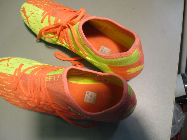Load image into Gallery viewer, Used Puma Future 5.3 NETFIT Size 12 Soccer Cleats
