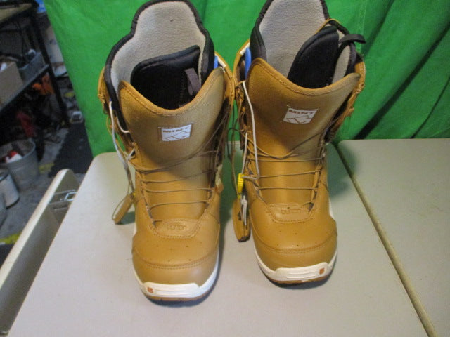 Load image into Gallery viewer, Used Burton Mint Womens Size 6 Snowboard Boots

