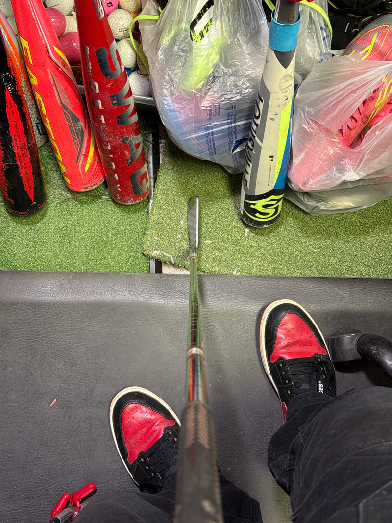 Load image into Gallery viewer, Vintage MacGregor Tourney Right Hand 4 Iron
