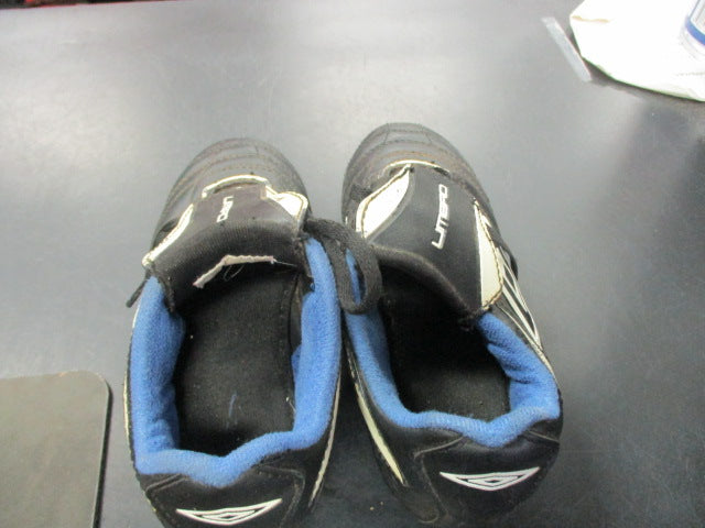 Load image into Gallery viewer, Used Umbro Size 1 Soccer Cleats
