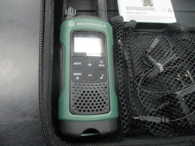 Load image into Gallery viewer, Used Motorola TalkAbout T4XX Walkie Talkie Set w/ Carry Bag
