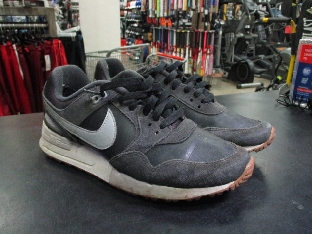 Load image into Gallery viewer, Used Nike Air Pegasus '89 G Spikeless Golf Shoe Size 6
