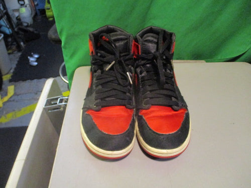 Used Nike Jordan 1 Retro Size 7 Sneakers (Need Insoles)
