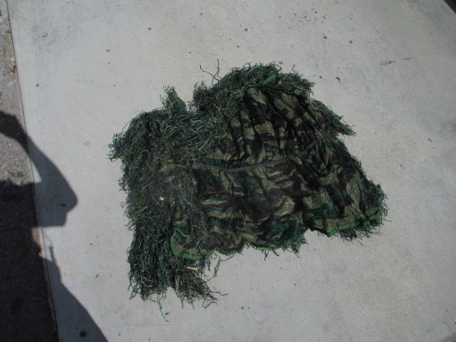 Load image into Gallery viewer, Used Ghillie Like Suit for Upper Body and Head With Snap Enclosure
