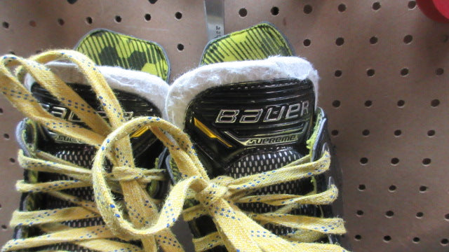 Load image into Gallery viewer, Used Bauer Supreme M3 Ice Hockey Skate - Size 4

