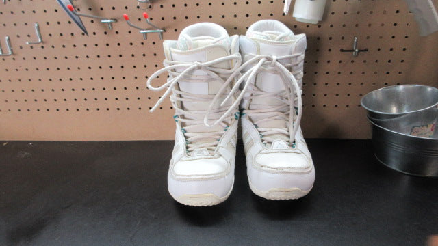 Load image into Gallery viewer, Used K2 Plush Snowboard Boots - Size 8
