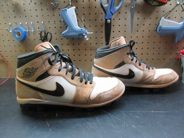 Load image into Gallery viewer, Used Nike Jordan 1 Football Cleats - Size 13
