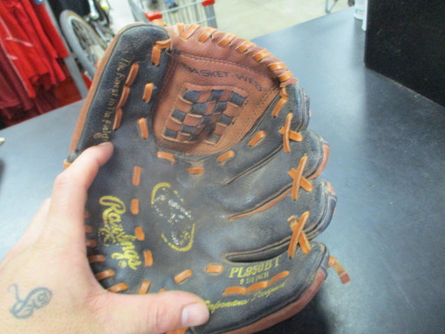 Load image into Gallery viewer, Used Rawlings Players Series 9.5" Glove - RHT
