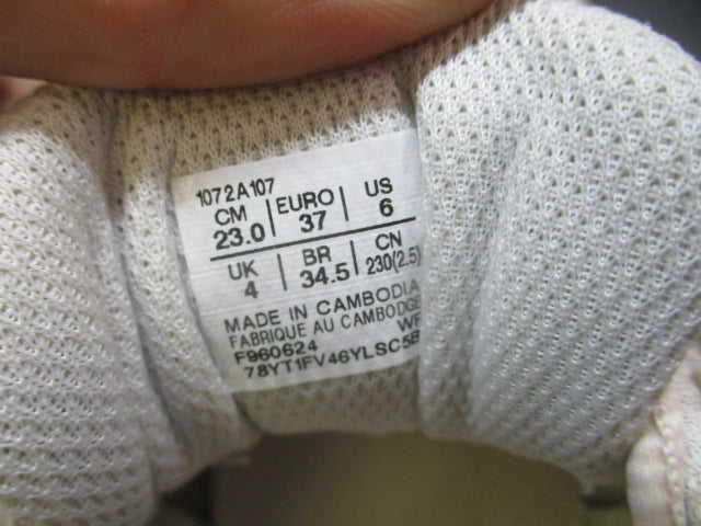 Load image into Gallery viewer, Used Asics Upcourt 6 Road Tested Sneaker - Size 6
