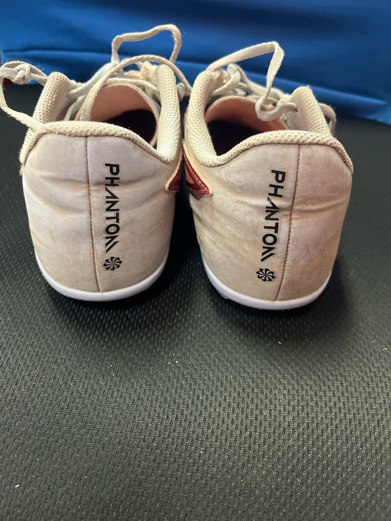 Load image into Gallery viewer, Used Nike Phantom Size 4y Soccer Cleate
