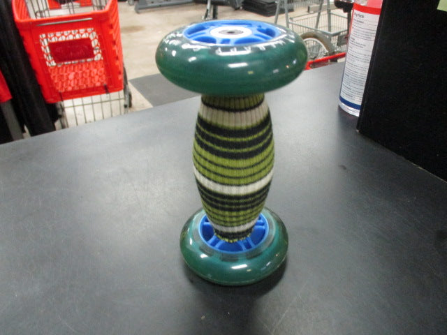 Load image into Gallery viewer, Used Triggerpoint Massage Ball and Foot Roller Combo
