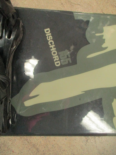 Load image into Gallery viewer, Used M3 Dischord 155cm Snowboard w/ Lamar Bindings
