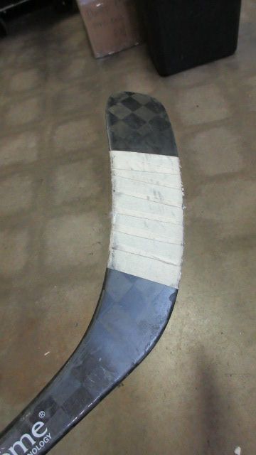 Load image into Gallery viewer, Used Bauer Vapor X:60 Stick&#39;um Hockey Stick - crack
