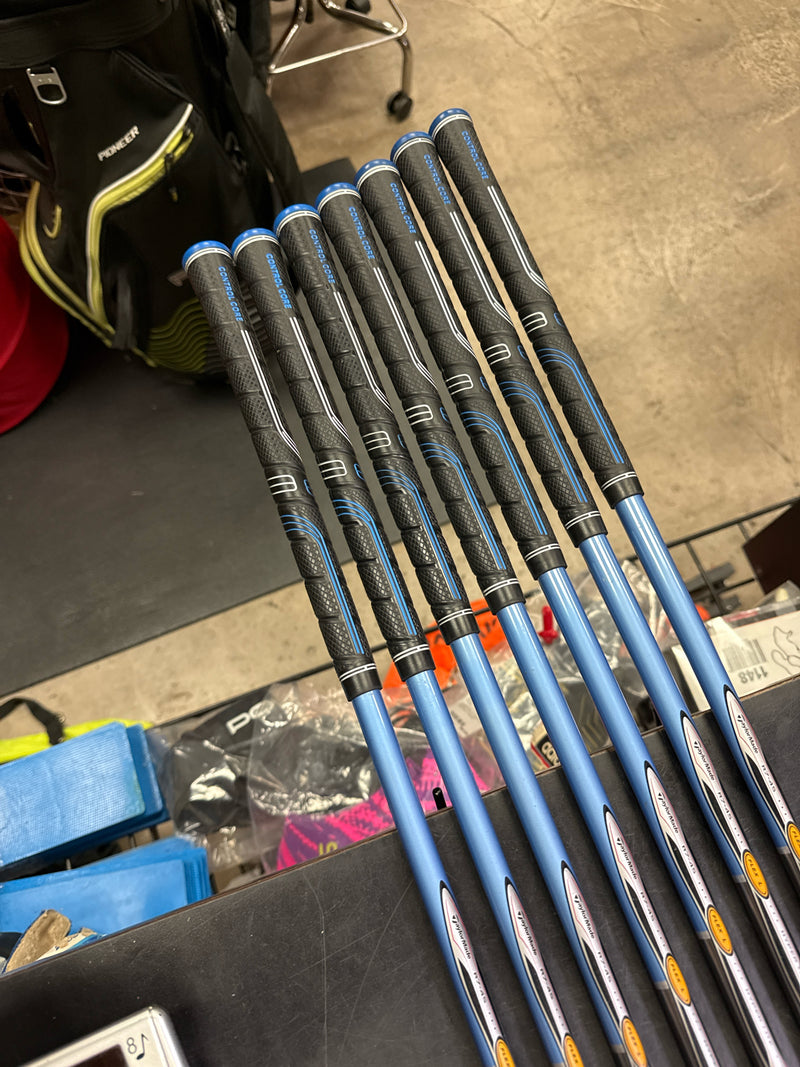 Load image into Gallery viewer, Used TaylorMade RAC R7 CGB Max Right Hand Ladies 7 pc Iron Set 6-9i and PLSw
