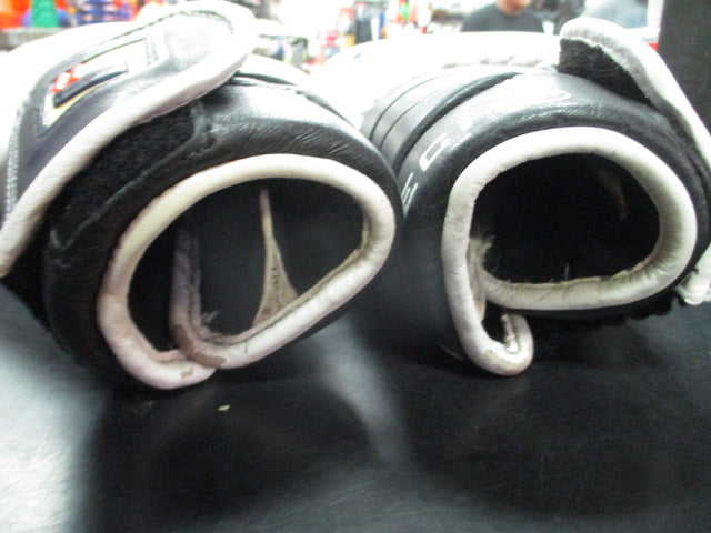 Load image into Gallery viewer, Used Fighting Tri Tec 3T 16Oz Boxing Gloves
