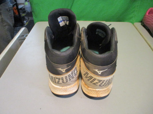 Used Mizuno Wave Lightrevo Size 9 Cleats