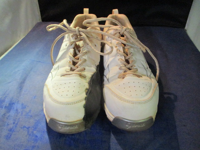 Load image into Gallery viewer, Used Mizuno Metal Softball Cleats Size 8.5
