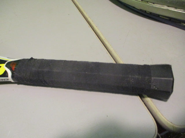 Load image into Gallery viewer, Used Babolat Aero Drive 27&quot; Tenis Racquet - Needs To Be Restrung
