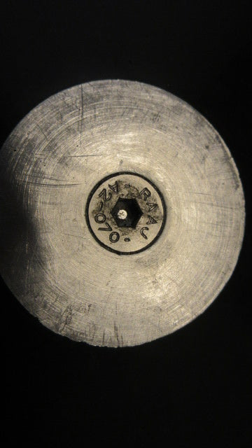 Load image into Gallery viewer, Used 1.6 kg Metal &amp; Plastic Discus - small wear
