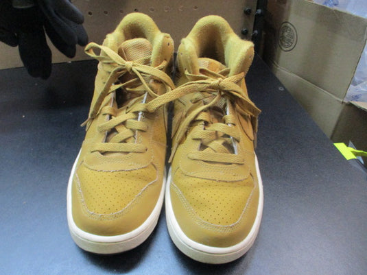 Used Nike Court Mid Sneakers Size 6